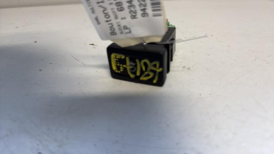 Bouton/Interrupteur SUZUKI SWIFT 3 Essence - Image 1