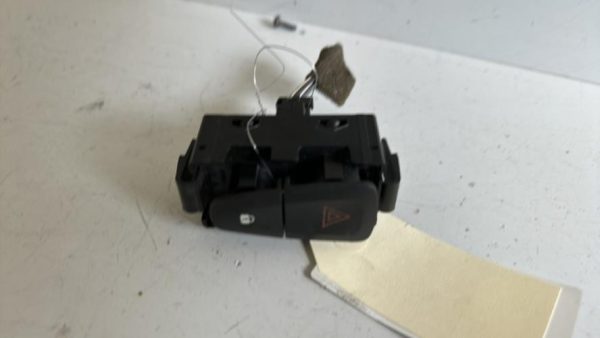 Bouton de warning DACIA SANDERO 2 PHASE 1 Essence - Image 1
