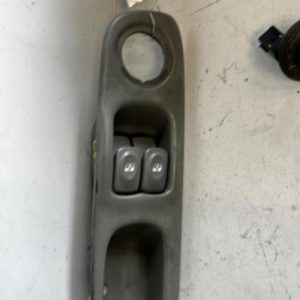 Interrupteur de leve vitre avant gauche RENAULT TWINGO 1 PHASE 3 Essence - Image 1