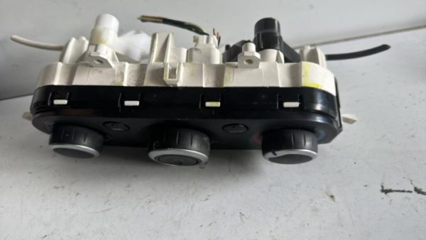 Commande chauffage RENAULT CLIO 4 PHASE 2 Essence - Image 1
