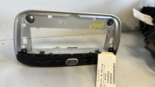 Bouton de warning FIAT PUNTO EVO 3 Diesel - Image 1