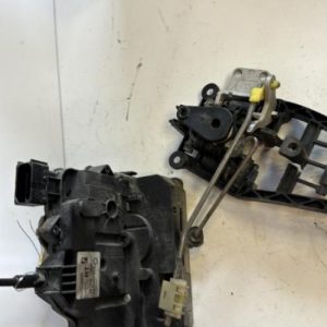 Serrure avant gauche OPEL CORSA D PHASE 1 Diesel - Image 1