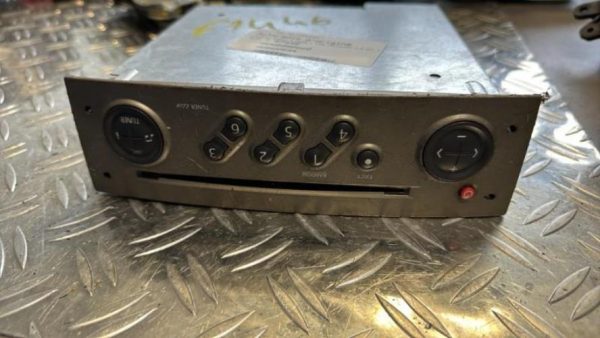 Autoradio d'origine RENAULT SCENIC 2 PHASE 1 Diesel - Image 3