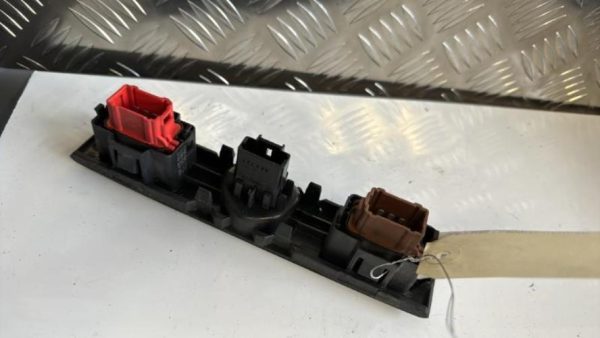 Bouton de warning RENAULT CLIO 2 PHASE 2 Diesel - Image 3