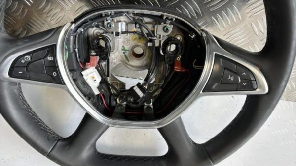 Volant DACIA DUSTER 2 PHASE 1 Diesel - Image 1