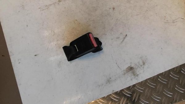Attache ceinture arriere gauche PEUGEOT 206+ Essence - Image 2