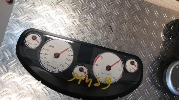 Compteur PEUGEOT 407 PHASE 1 Diesel - Image 4