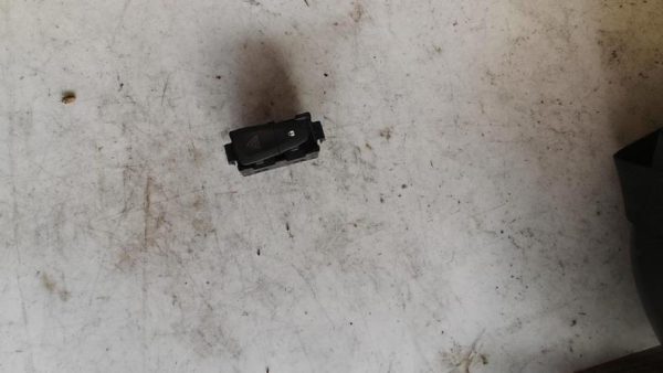 Bouton de warning DACIA SANDERO 2 PHASE 1 Essence - Image 3