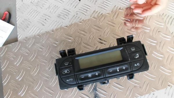 Commande chauffage CITROEN C3 1 PHASE 1 Diesel - Image 6