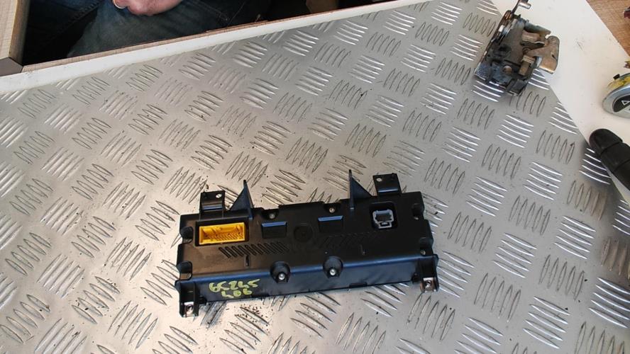 Commande chauffage PEUGEOT 406 PHASE 2 Diesel - Image 2