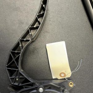 Pedalier d'accelerateur RENAULT CLIO 4 PHASE 1 - Image 1