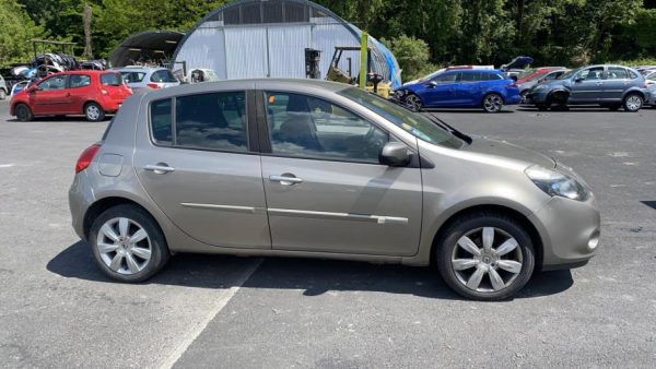 Trappe d'essence RENAULT CLIO 3 PHASE 2 Diesel - Image 5