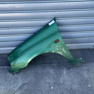 Aile avant gauche RENAULT CLIO 2 PHASE 1 - Image 1