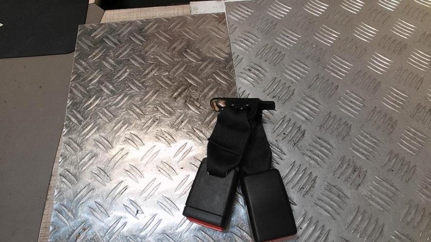 Attache ceinture arriere droit PEUGEOT 208 1 PHASE 2 Diesel - Image 1