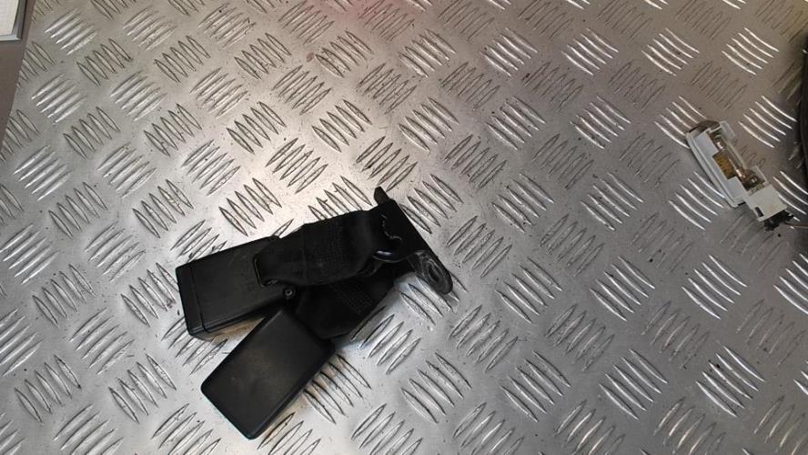 Attache ceinture arriere droit PEUGEOT 208 1 PHASE 1 Diesel - Image 1