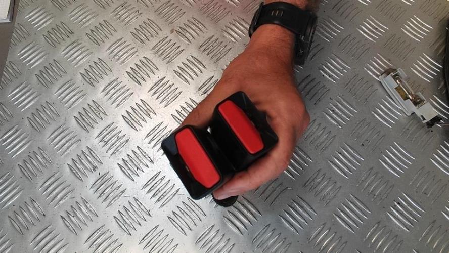 Attache ceinture arriere droit PEUGEOT 208 1 PHASE 1 Diesel - Image 3