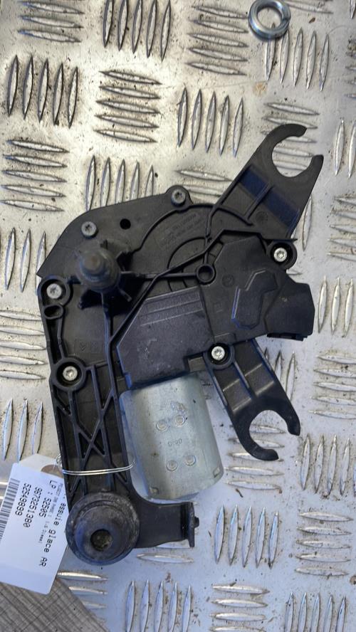 Moteur essuie glace arriere PEUGEOT 208 1 PHASE 1 Diesel - Image 1