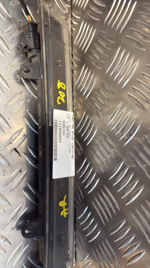 Feu arriere stop central PEUGEOT 208 1 PHASE 1 Diesel - Image 1