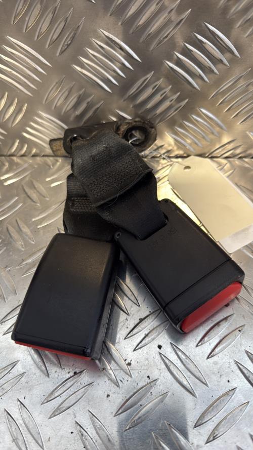 Attache ceinture arriere droit PEUGEOT 208 1 PHASE 1 Diesel - Image 2