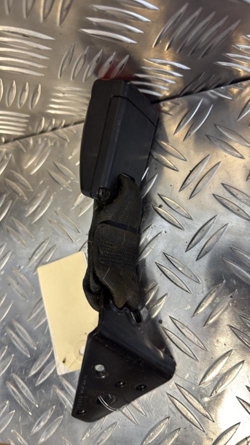 Attache ceinture arriere gauche PEUGEOT 208 1 PHASE 1 Diesel - Image 2
