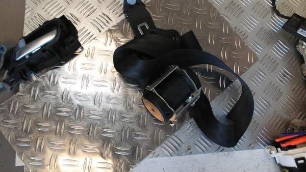 Ceinture arriere droit PEUGEOT 208 1 PHASE 1 Diesel - Image 2