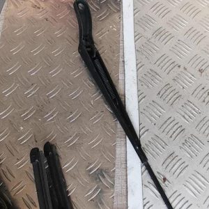 Bras essuie glace avant droit PEUGEOT 208 1 PHASE 2 Diesel - Image 1