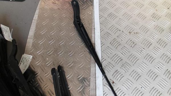 Bras essuie glace avant droit PEUGEOT 208 1 PHASE 2 Diesel - Image 3