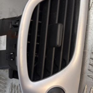 Aerateur tableau de bord avant gauche RENAULT SCENIC 3 PHASE 1 Diesel - Image 1