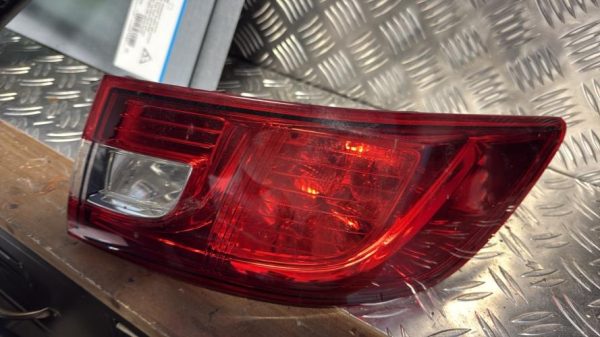 Feu arriere principal droit (feux) RENAULT CLIO 4 PHASE 2 Diesel - Image 2