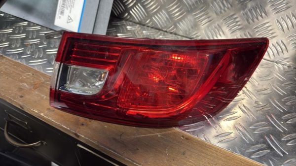 Feu arriere principal droit (feux) RENAULT CLIO 4 PHASE 2 Diesel - Image 3