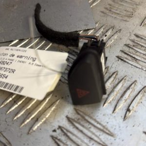 Bouton de warning RENAULT CLIO 4 PHASE 1 Essence - Image 1