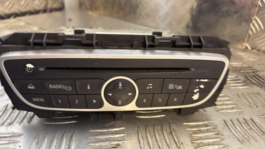 Autoradio d'origine RENAULT TWINGO 2 PHASE 1 Essence - Image 1