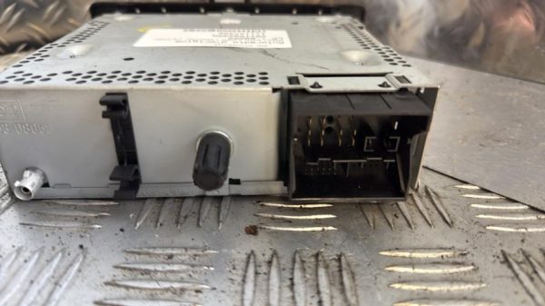 Autoradio d'origine RENAULT SCENIC 3 PHASE 1 Diesel - Image 4