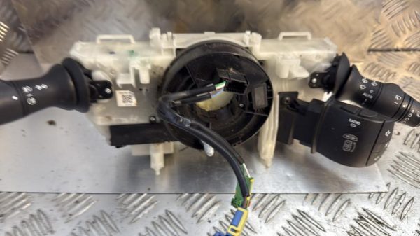Com (Bloc Contacteur Tournant+Commodo Essuie Glace+Commodo Phare) RENAULT SCENIC 3 PHASE 1 Diesel - Image 1