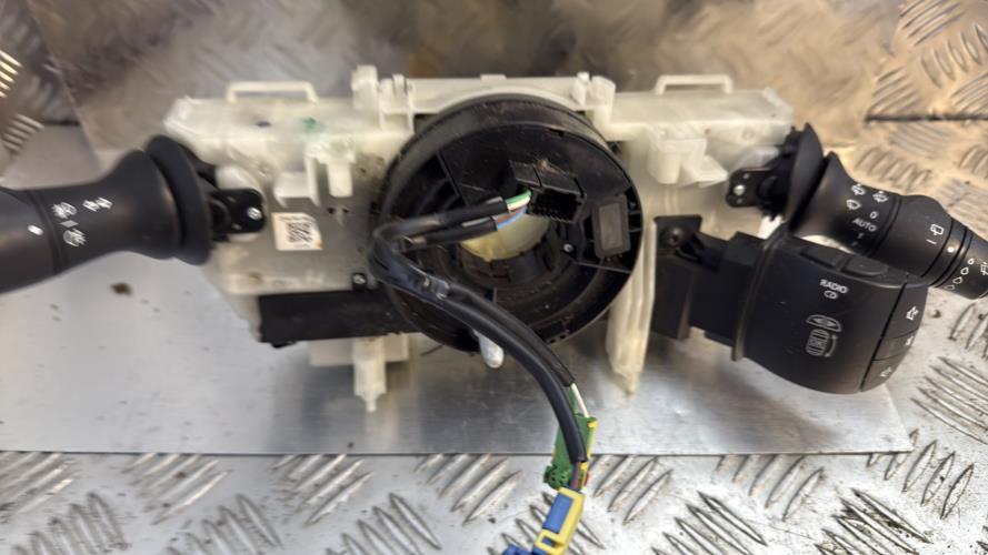 Com (Bloc Contacteur Tournant+Commodo Essuie Glace+Commodo Phare) RENAULT SCENIC 3 PHASE 1 Diesel - Image 1