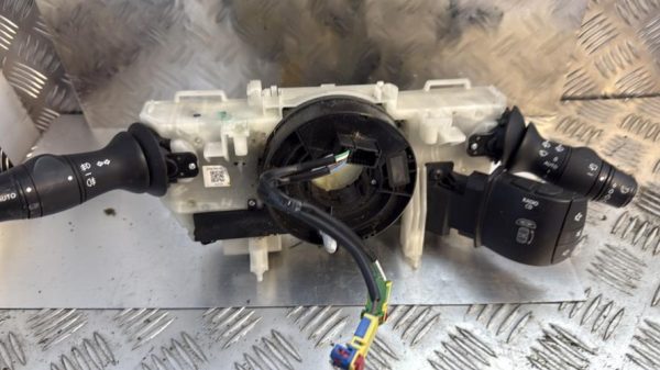 Com (Bloc Contacteur Tournant+Commodo Essuie Glace+Commodo Phare) RENAULT SCENIC 3 PHASE 1 Diesel - Image 2