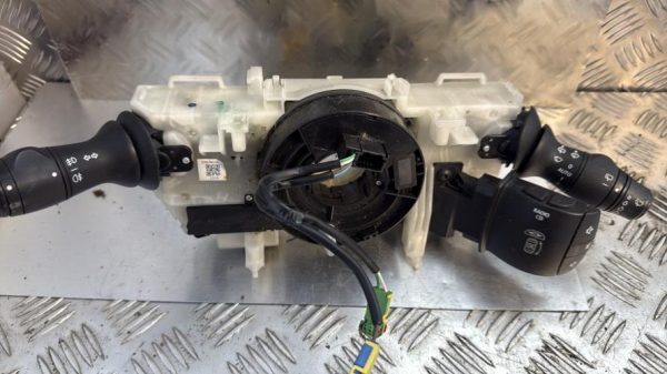 Com (Bloc Contacteur Tournant+Commodo Essuie Glace+Commodo Phare) RENAULT SCENIC 3 PHASE 1 Diesel - Image 3
