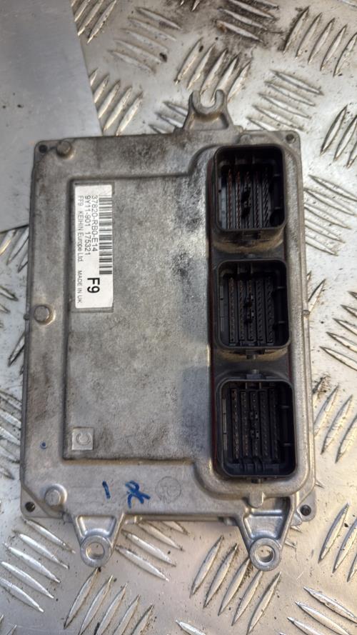 Calculateur moteur HONDA JAZZ 3 Essence - Image 3