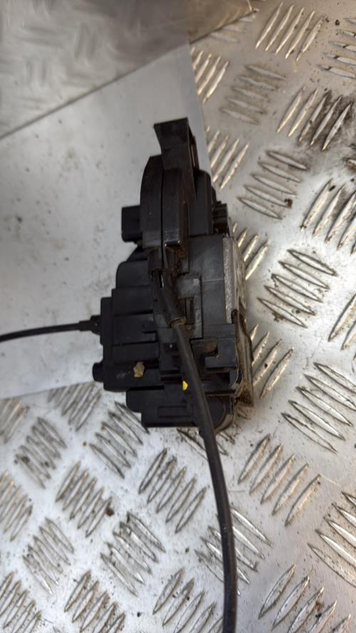 Serrure avant droit RENAULT SCENIC 3 PHASE 1 Diesel - Image 1