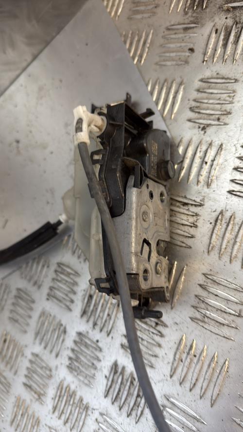 Serrure avant droit PEUGEOT 3008 2 PHASE 1 Essence - Image 1