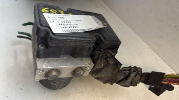 Bloc ABS (freins anti-blocage) CITROEN C3 1 PHASE 1 Essence - Image 4