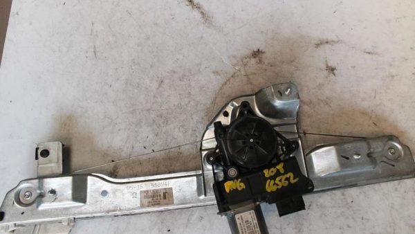 Leve vitre electrique avant gauche PEUGEOT 208 1 PHASE 2 Essence - Image 1