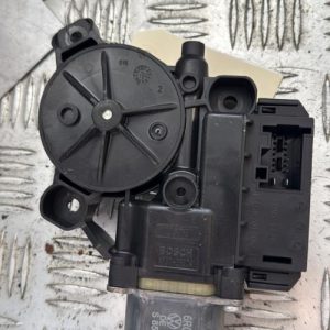 Moteur leve vitre arriere gauche VOLKSWAGEN POLO 5 PHASE 1 Diesel - Image 1