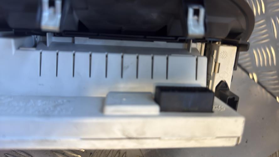 Afficheur RENAULT CLIO 3 PHASE 1 Diesel - Image 2