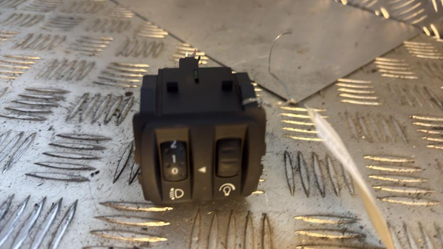 Commande de reglage hauteur de phare RENAULT TWINGO 2 PHASE 1 Essence - Image 1