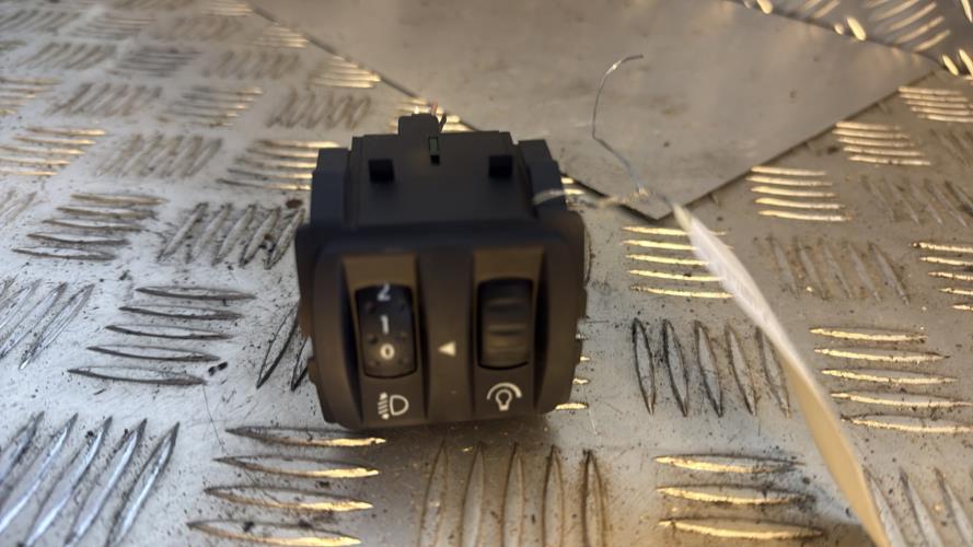 Commande de reglage hauteur de phare RENAULT TWINGO 2 PHASE 1 Essence - Image 2