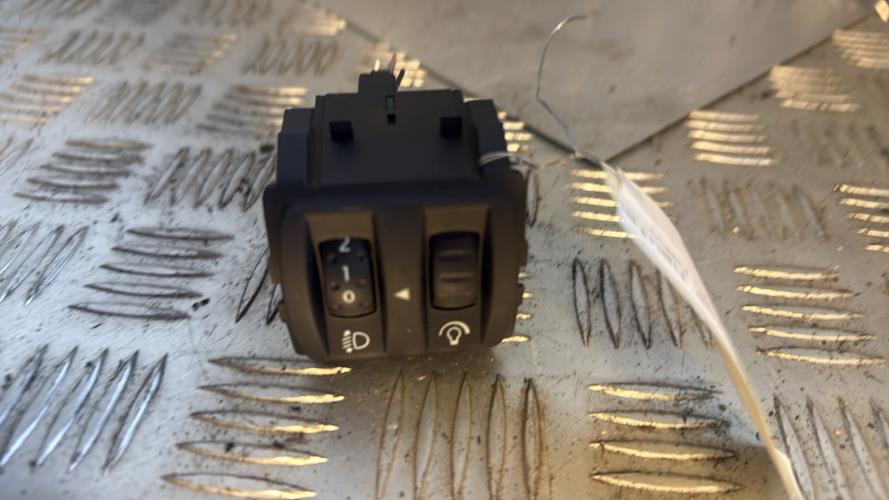 Commande de reglage hauteur de phare RENAULT TWINGO 2 PHASE 1 Essence - Image 3