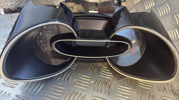 Compteur RENAULT CLIO 4 PHASE 2 Diesel - Image 2