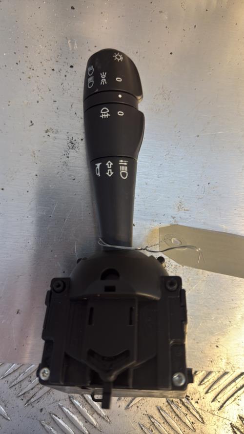 Commodo phare RENAULT CLIO 4 PHASE 2 Diesel - Image 2