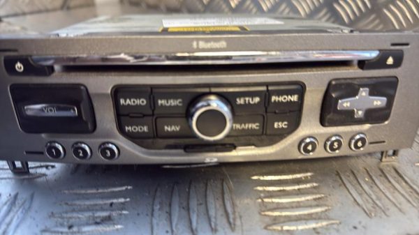 Autoradio d'origine PEUGEOT 308 1 SW PHASE 1 BREAK Diesel - Image 2